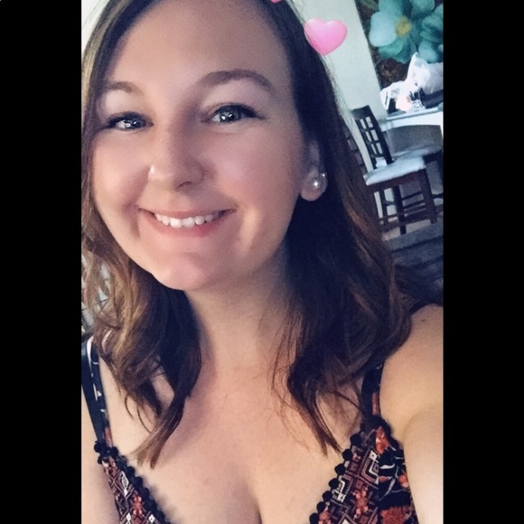 Meet your Posher, Haley - Picture 1 of 1